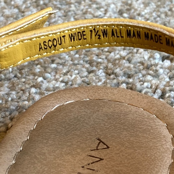 Andiamo Ascout Mustard Yellow floral Boho Sandals T Strap Thong Size 7.5Wide - Picture 5 of 8